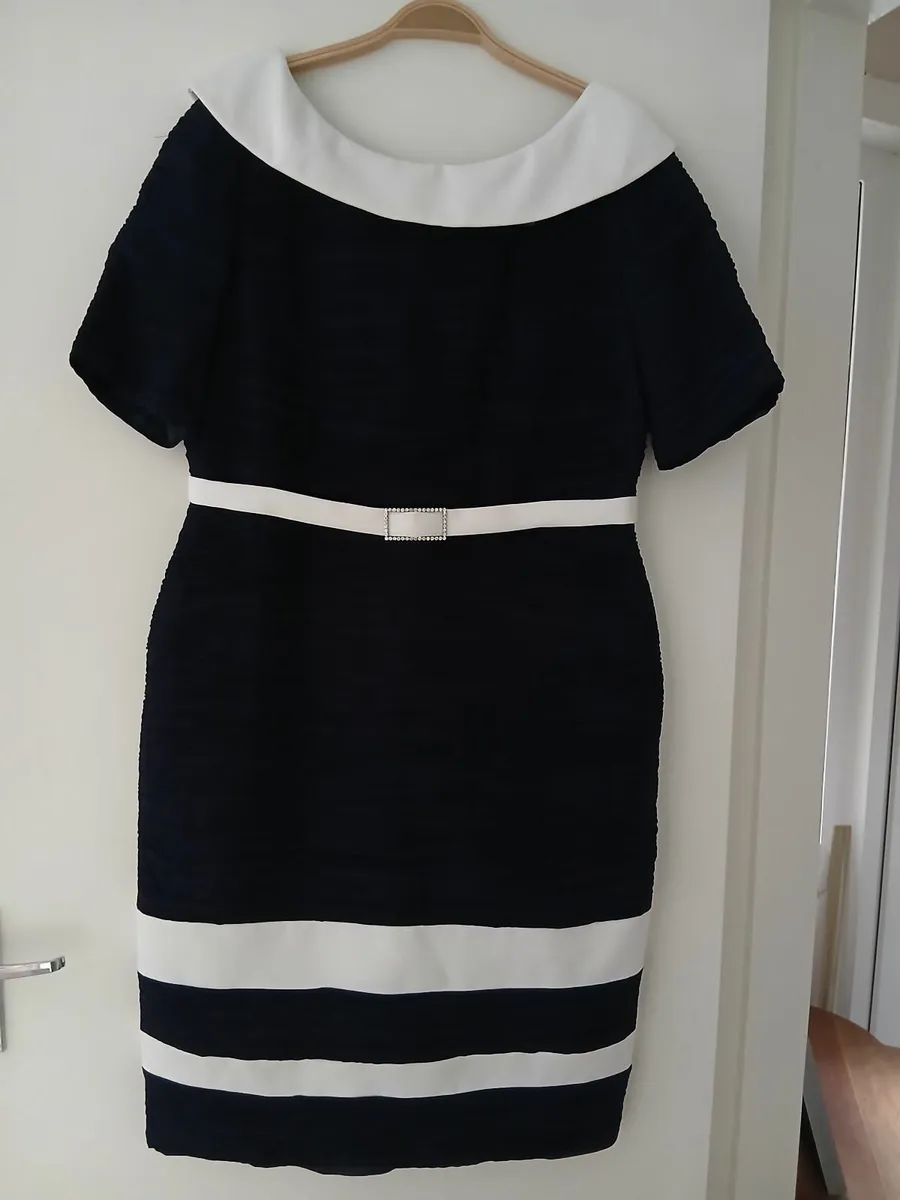 Dress and hat - Image 1