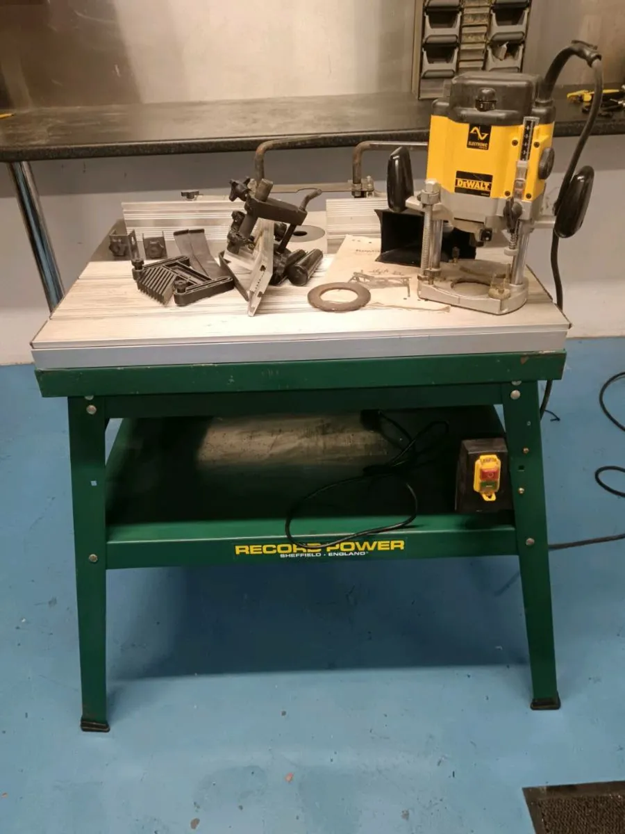 Record Router Table & DeWalt Router - Image 1