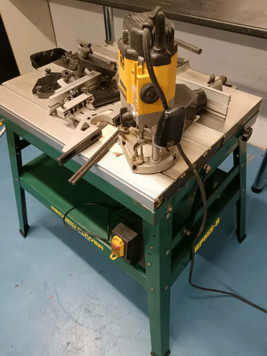 Record Router Table & DeWalt Router - Image 3