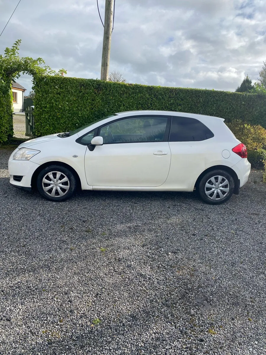 Toyota auris - Image 2