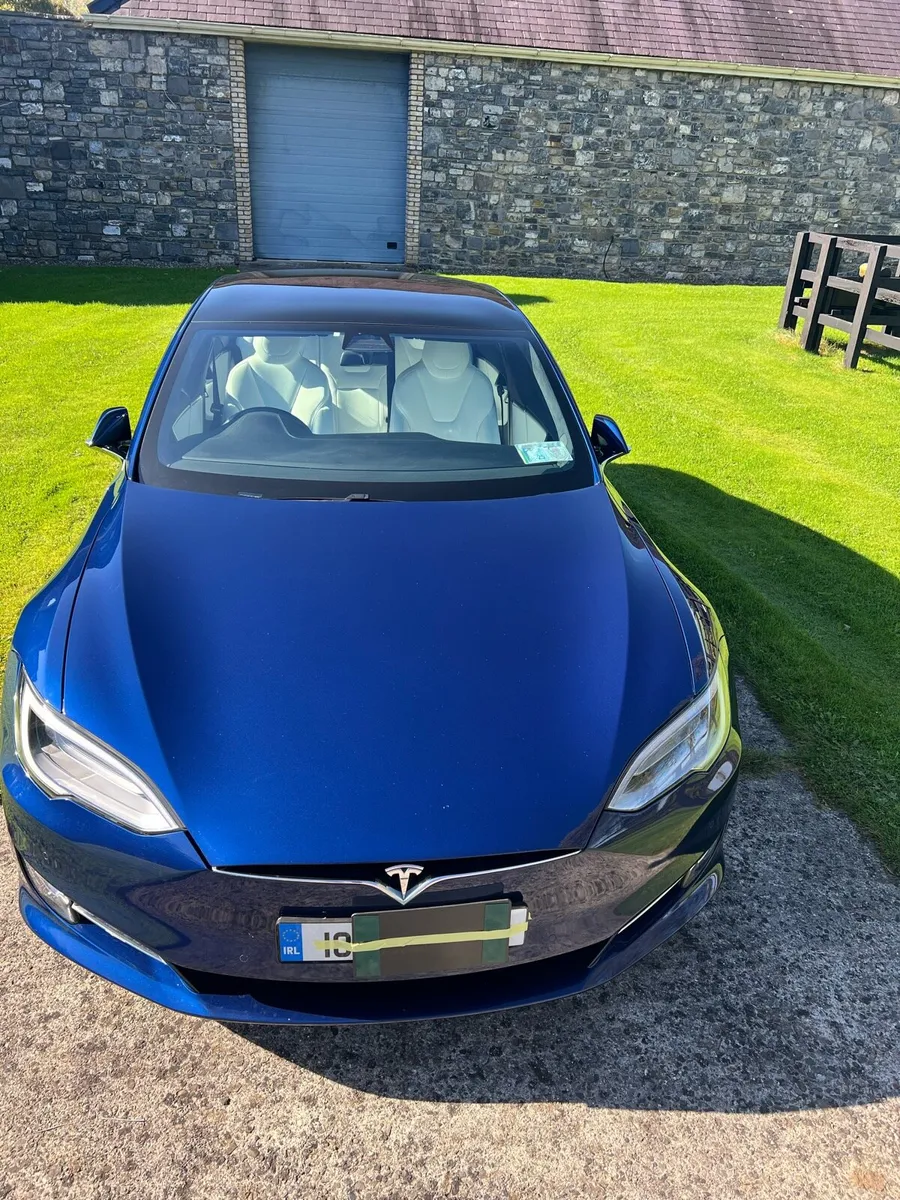 Car - Image 2