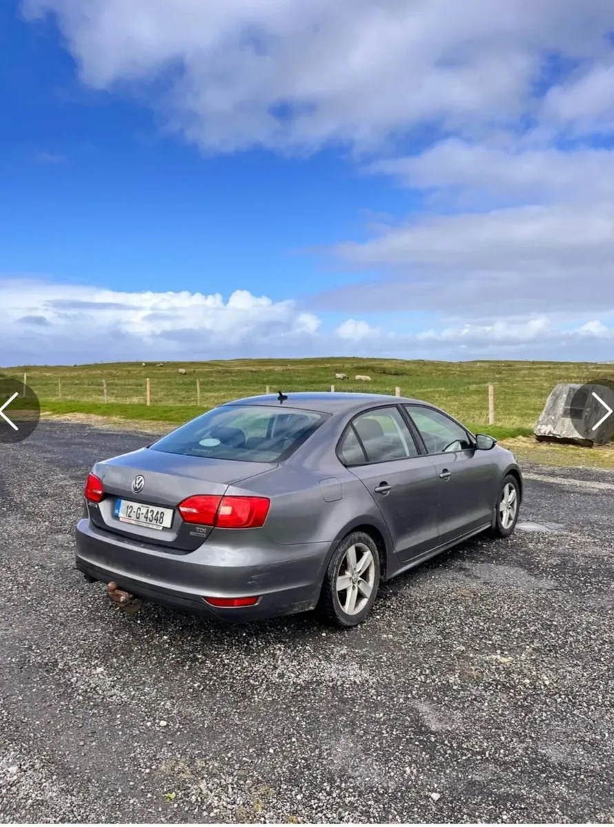 Volkswagen Jetta 2012 - Image 2