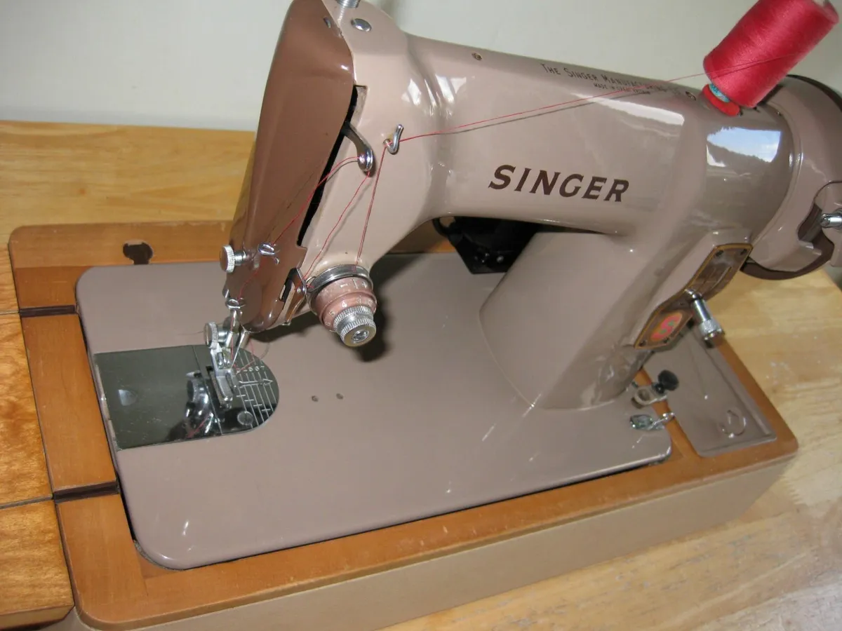 Spotless Singer 185K Sewing Machine. - Image 1