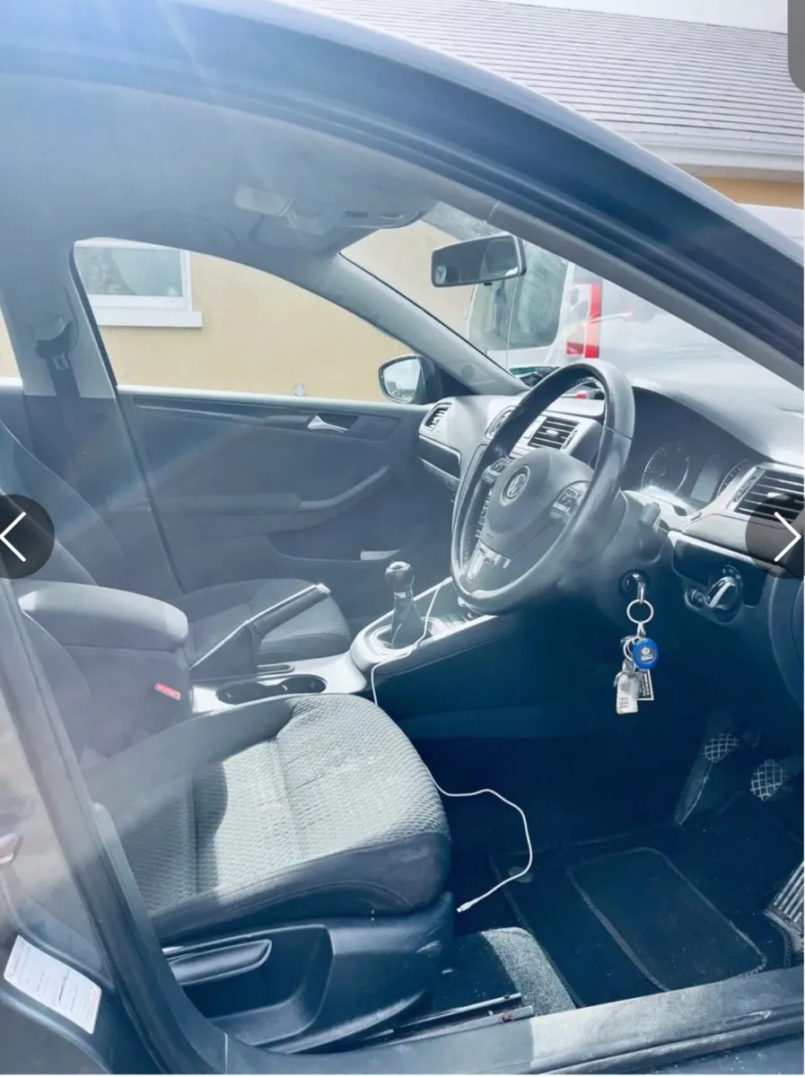 Volkswagen Jetta 2012 - Image 3