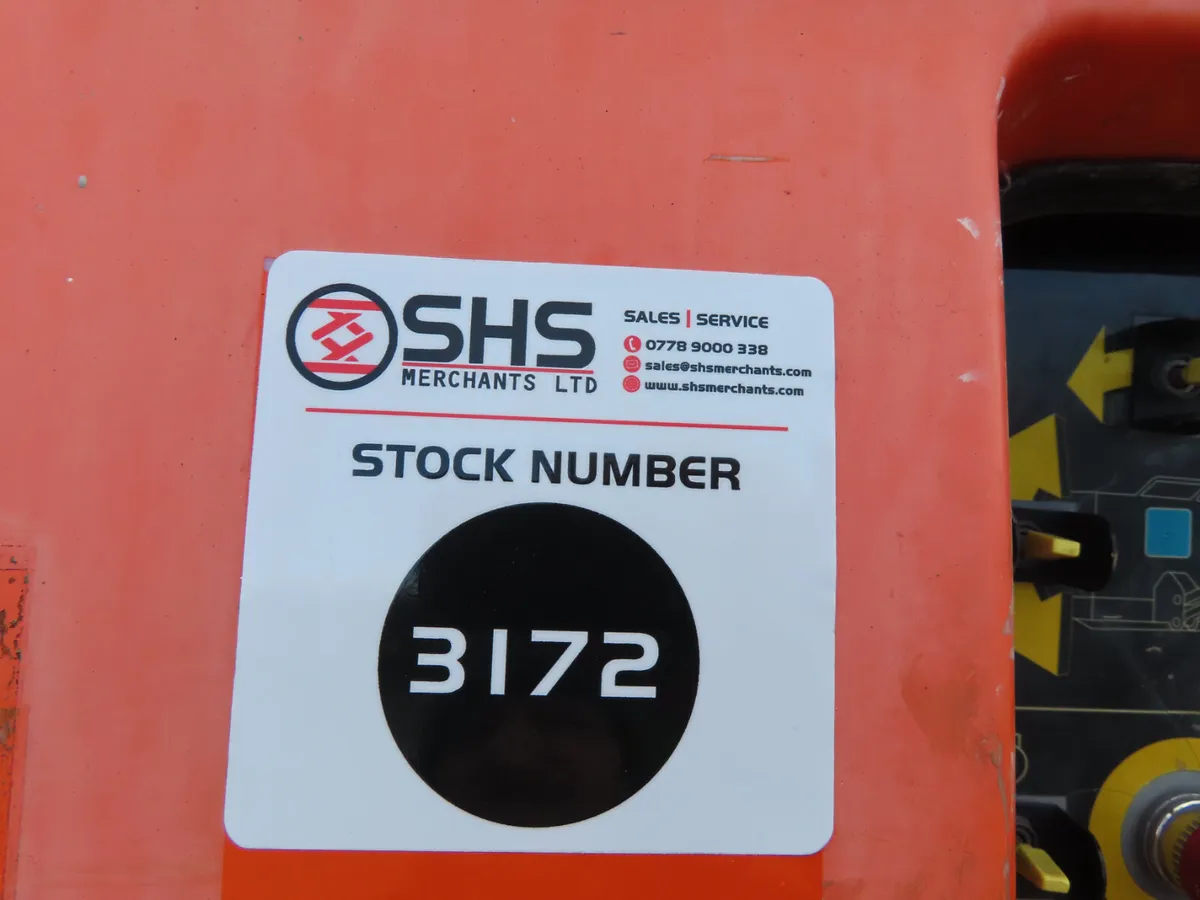 JLG 800AJ 4X4  Articulating Boom Lift - Image 4