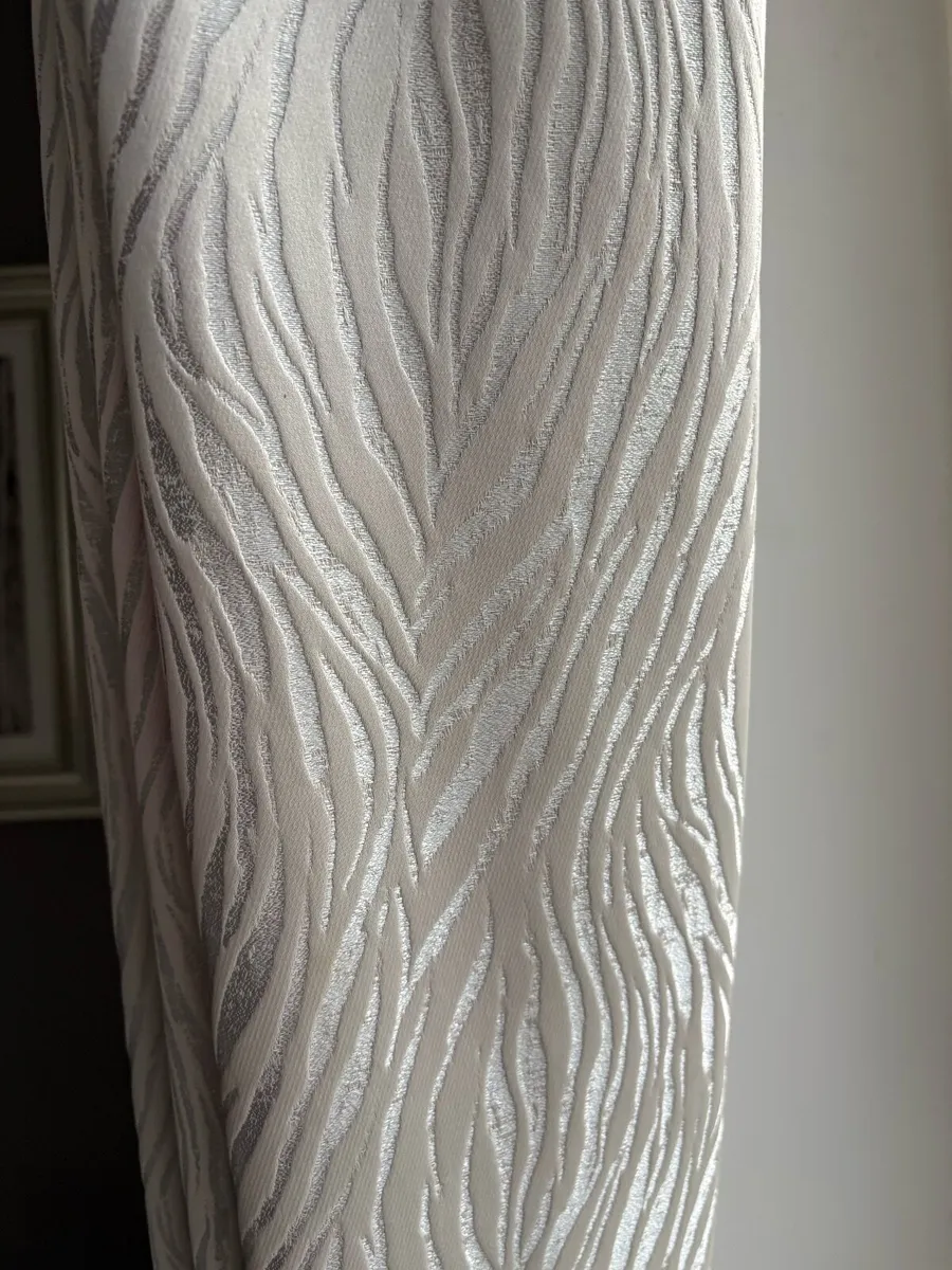 Curtains - Image 4