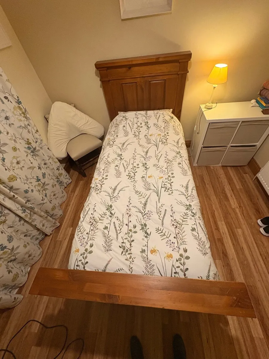 Single bed - Image 2