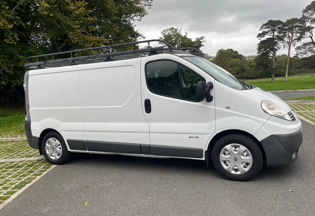 Renault Trafic LWB CVRT 10/26 - Image 3