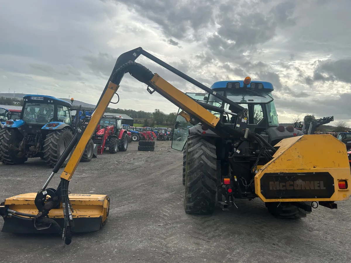 2015 McConnell PA5565 Hedgecutter - Image 1