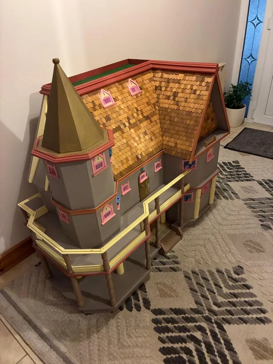 Dolls House - Image 1