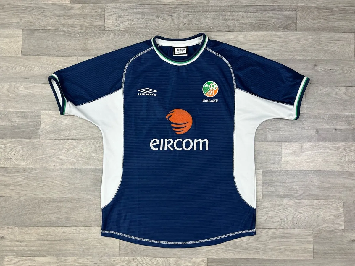Vintage 2001 Umbro Ireland Third Jersey Shirt M - Image 1