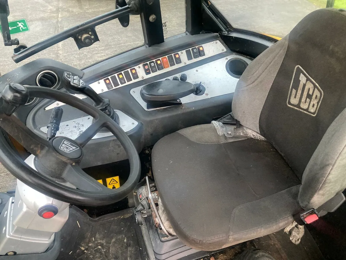 JCB TM220 - Image 4