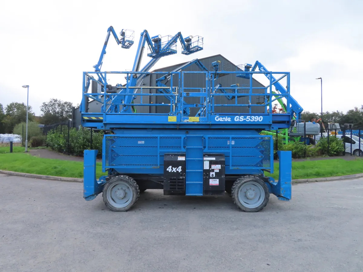 Genie GS 5390 4X4 Scissor Lift - Image 1