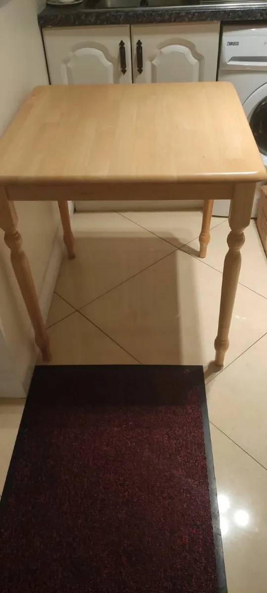 small table for study or 2 dine - like new