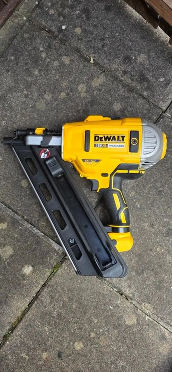 Dewalt first fix nail gun (New) - Image 1