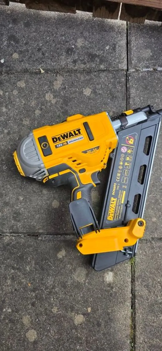 Dewalt first fix nail gun (New) - Image 2