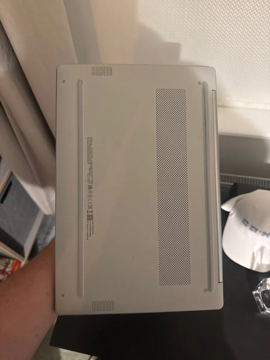 Hp Pavilion SE 14-ep0522sa - Image 2