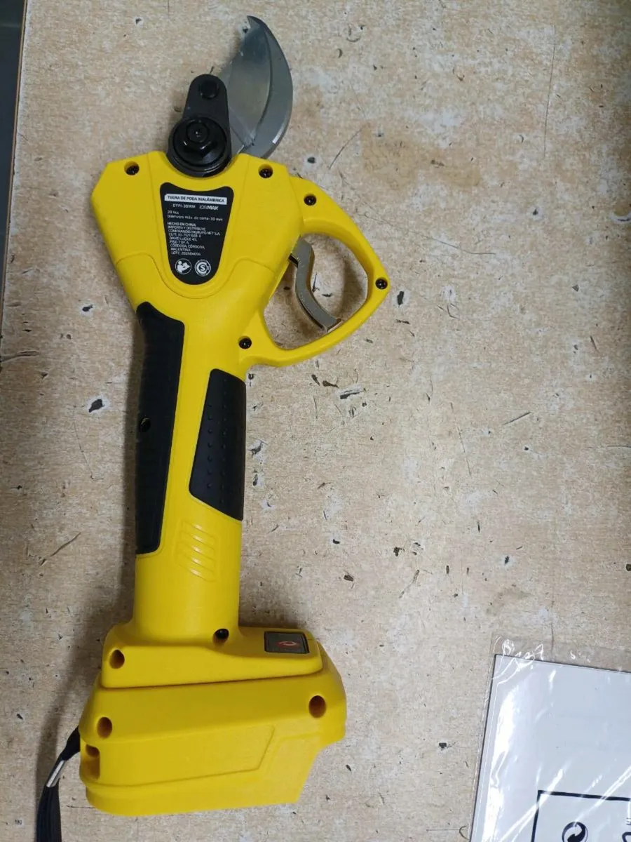 New Bravo Battery Pruning Shears - Image 4