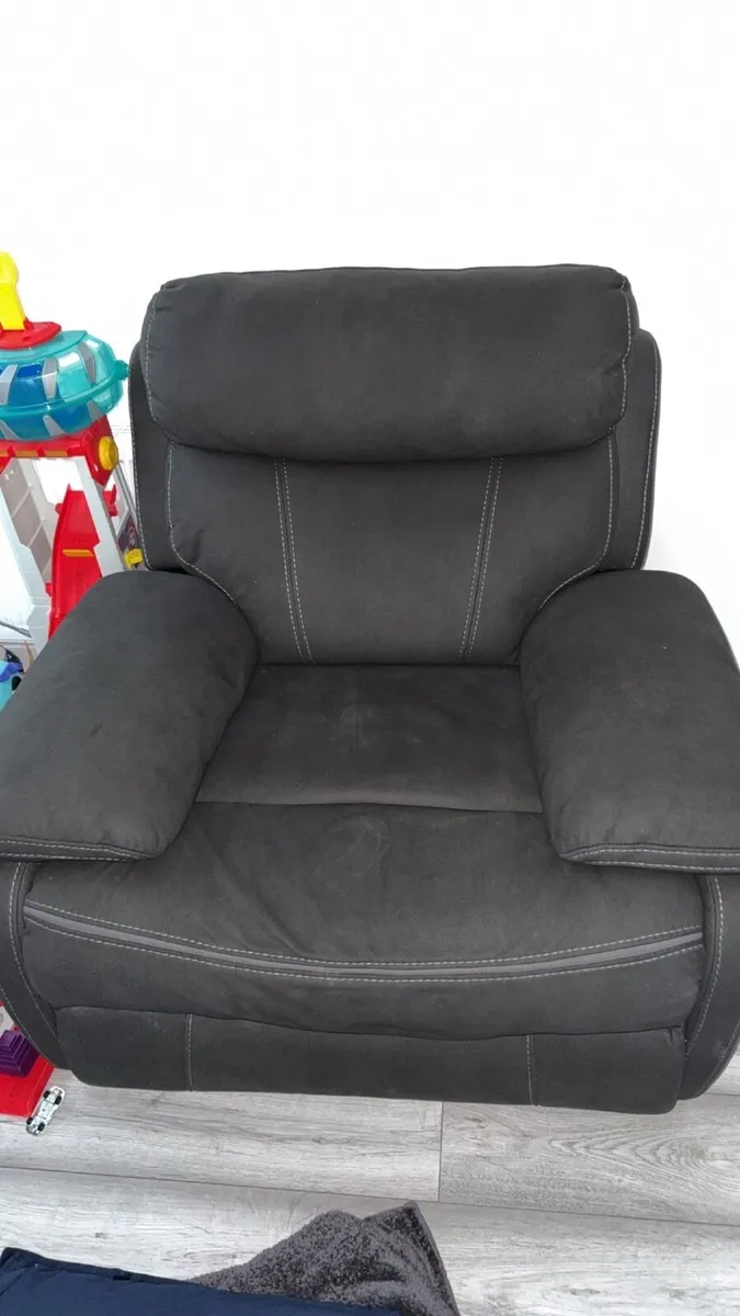 Couch - Image 2