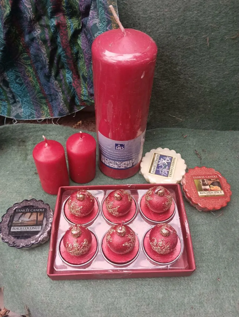 Selection of candles - Image 1