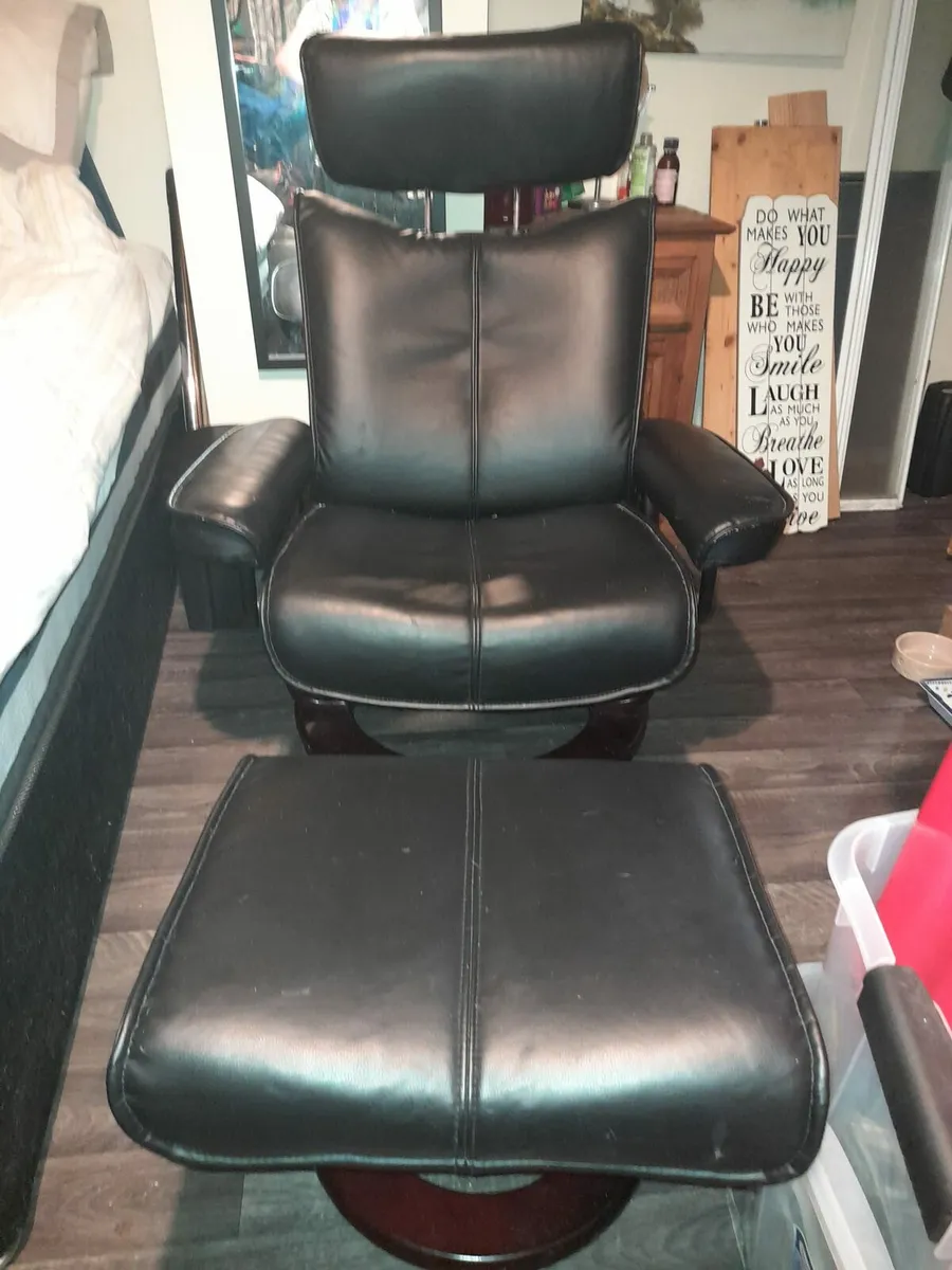 Leather swing chair with foot rest - Image 2