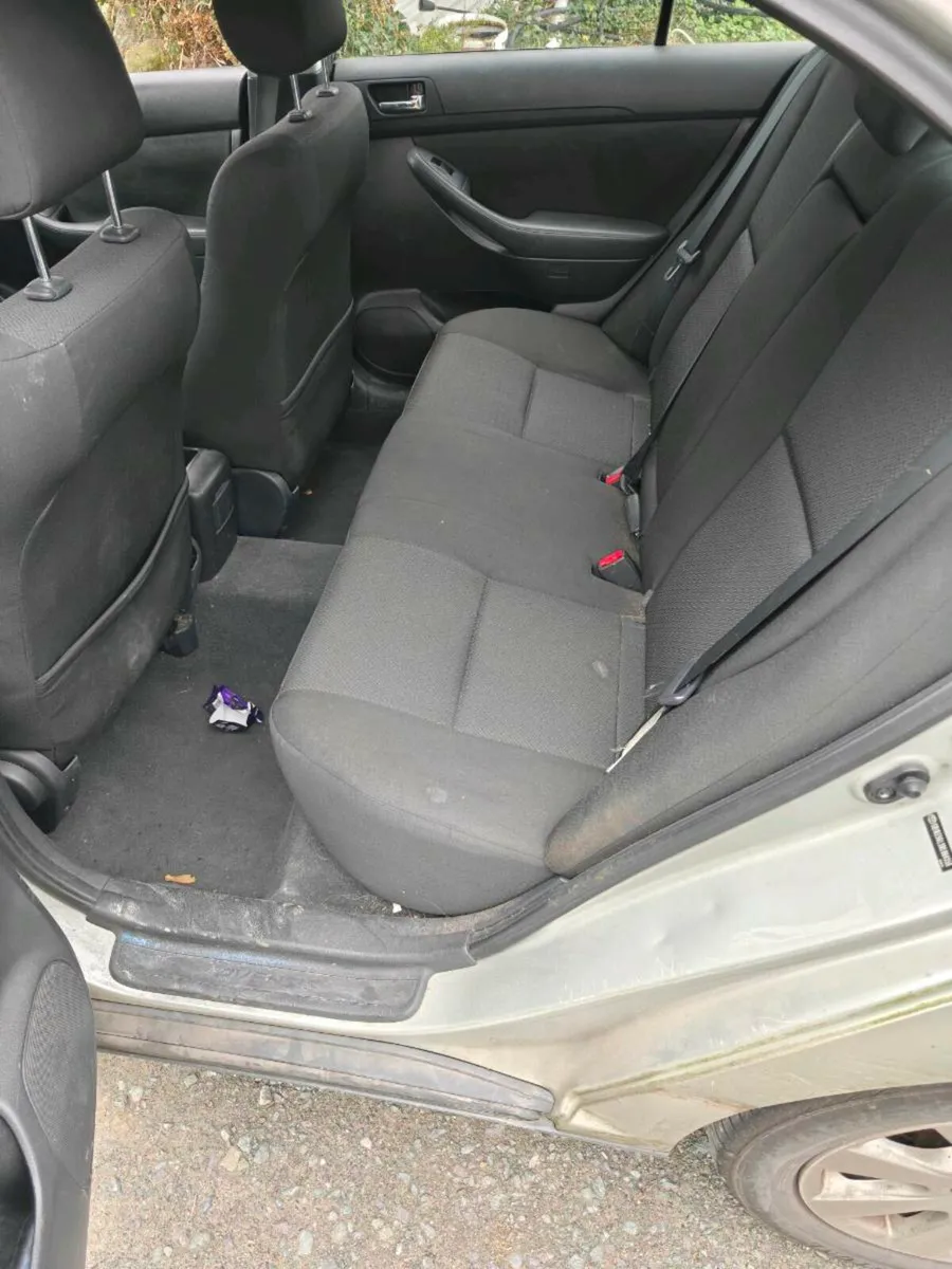 Toyota avensis - Image 4