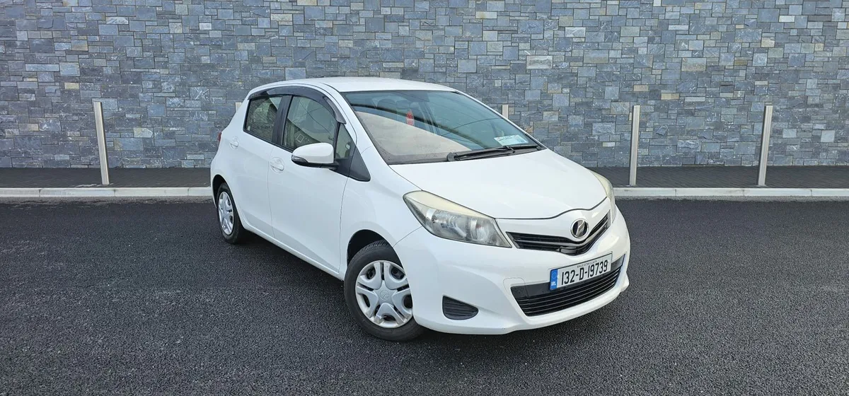 132 AUTOMATIC Toyota Yaris vitz NCT 04-26 - Image 4