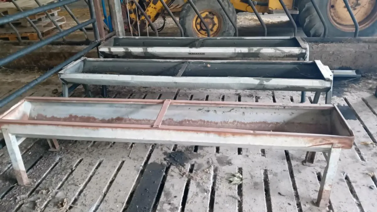 Round feeder trough rossmore grab - Image 1