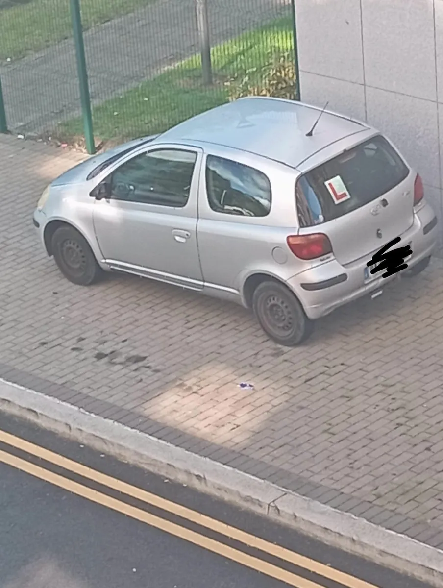 Toyota Yaris 2004 - Image 3