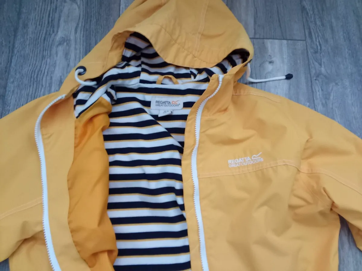 Regatta Brand Women's Hydrafort Rain Coat. - Image 3