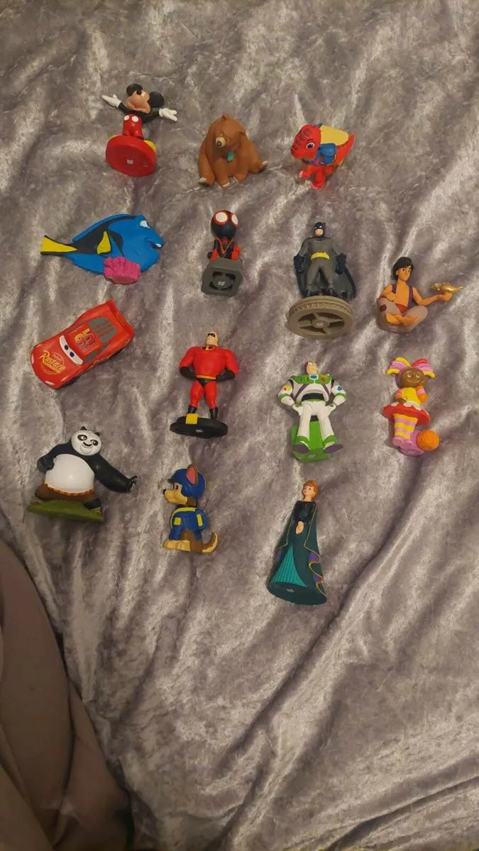 14 tonie figures