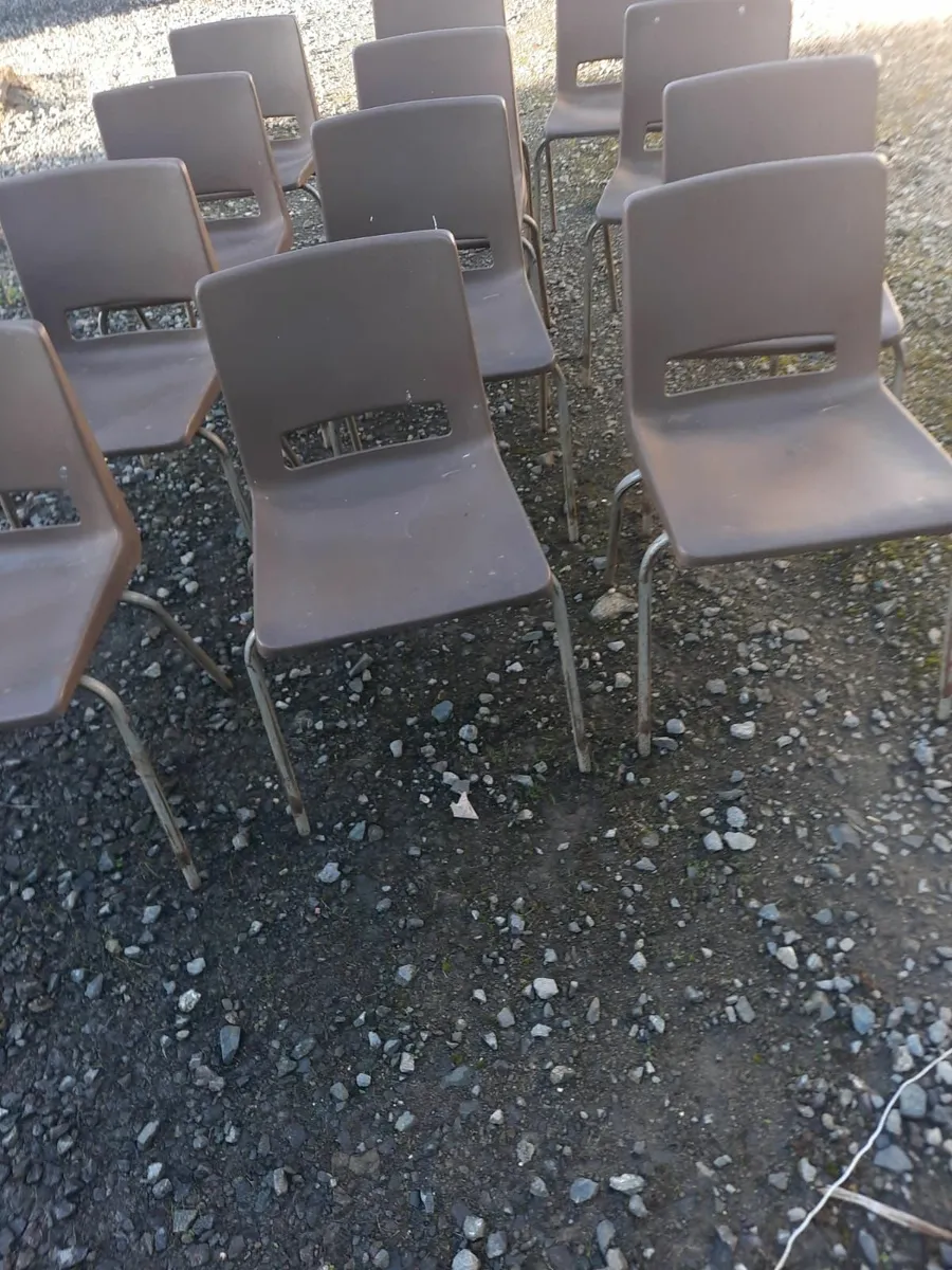 Poly chairs - Image 4