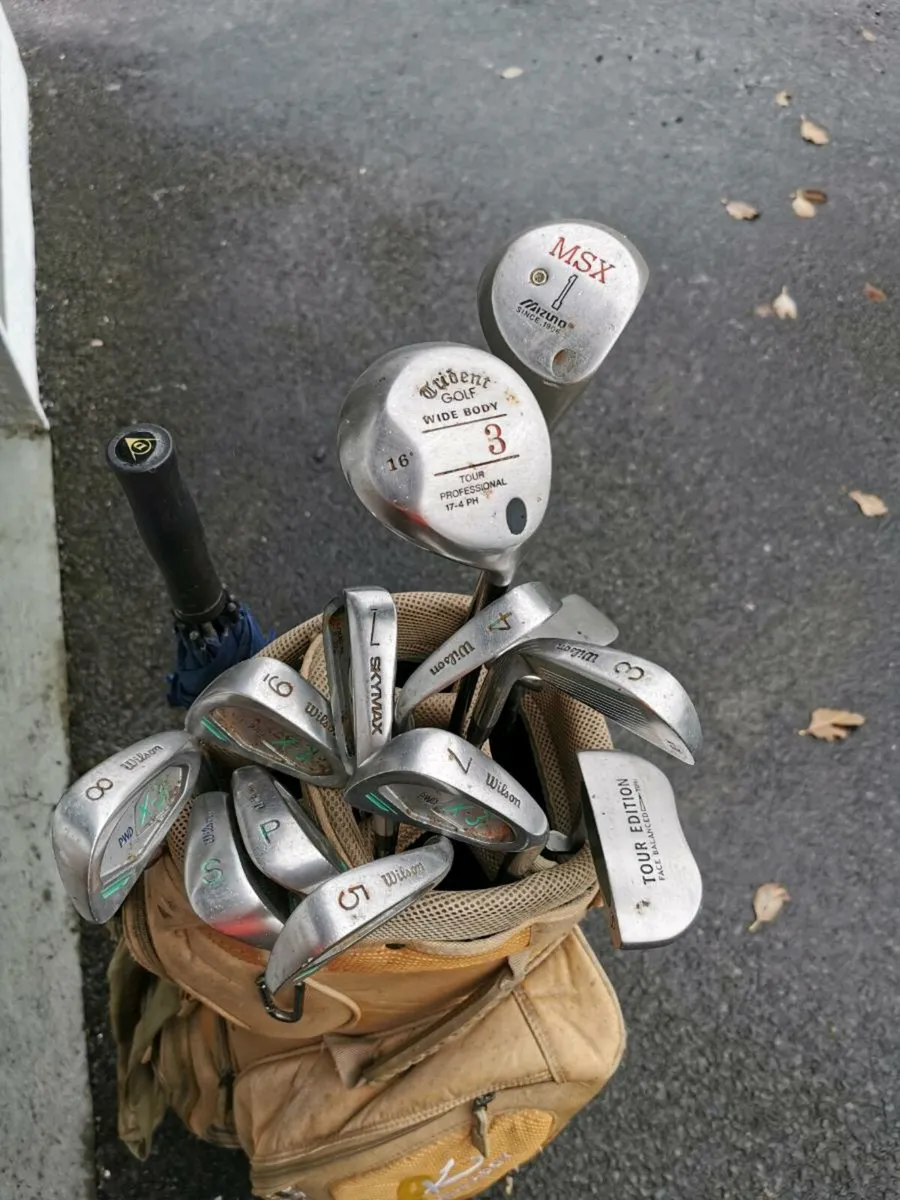 Ladies golf clubs plus golf bag - Image 1