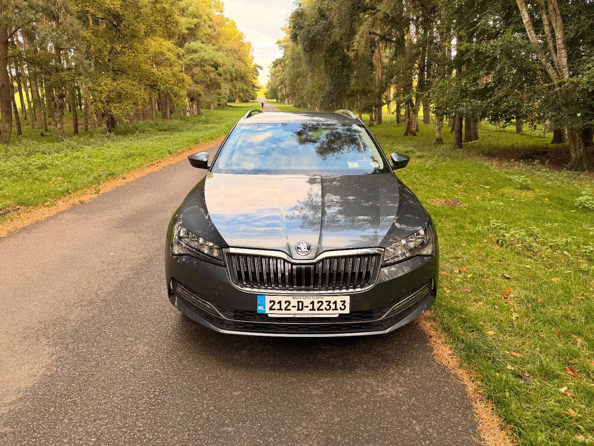 Skoda Superb C Style 2.0 TDI DSG Estate - Image 2