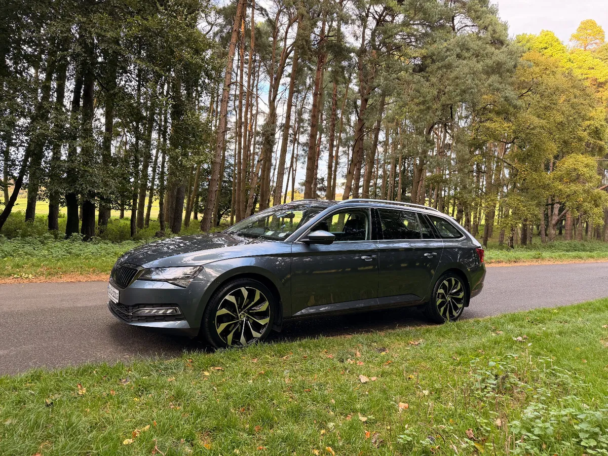 Skoda Superb C Style 2.0 TDI DSG Estate - Image 3