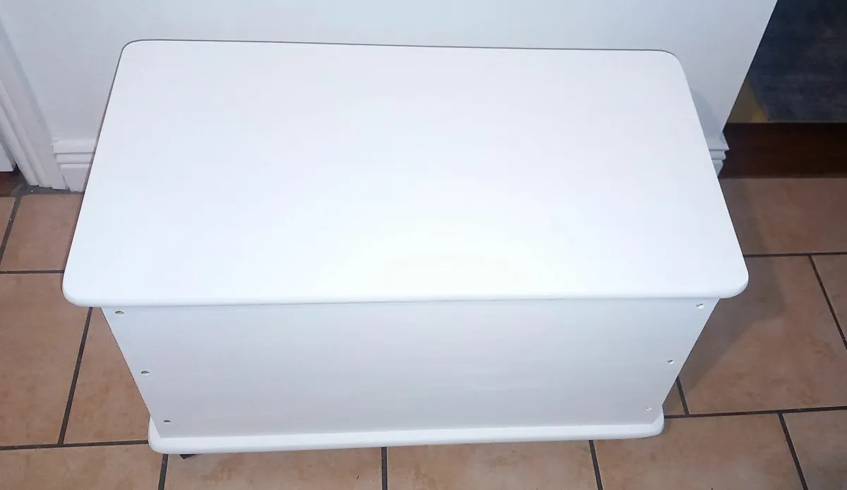 White Wooden Storage Box with Lid - Image 1