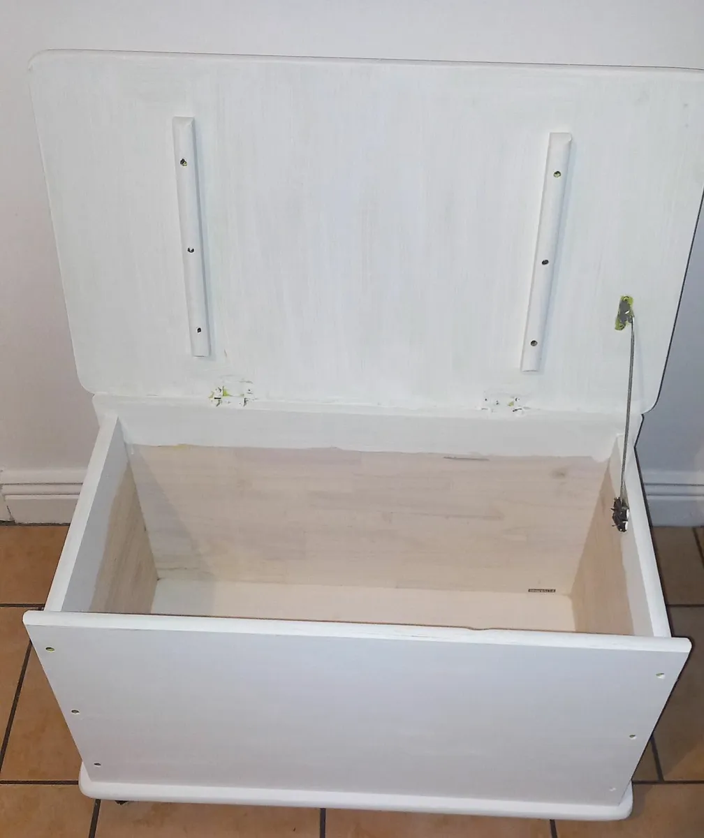 White Wooden Storage Box with Lid - Image 3