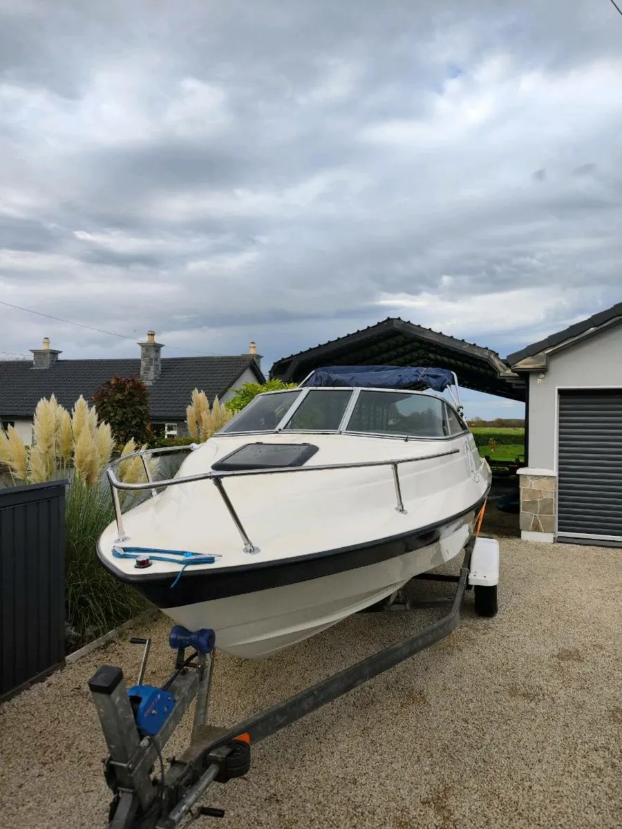 2005 Bayliner boat for sale - Image 2