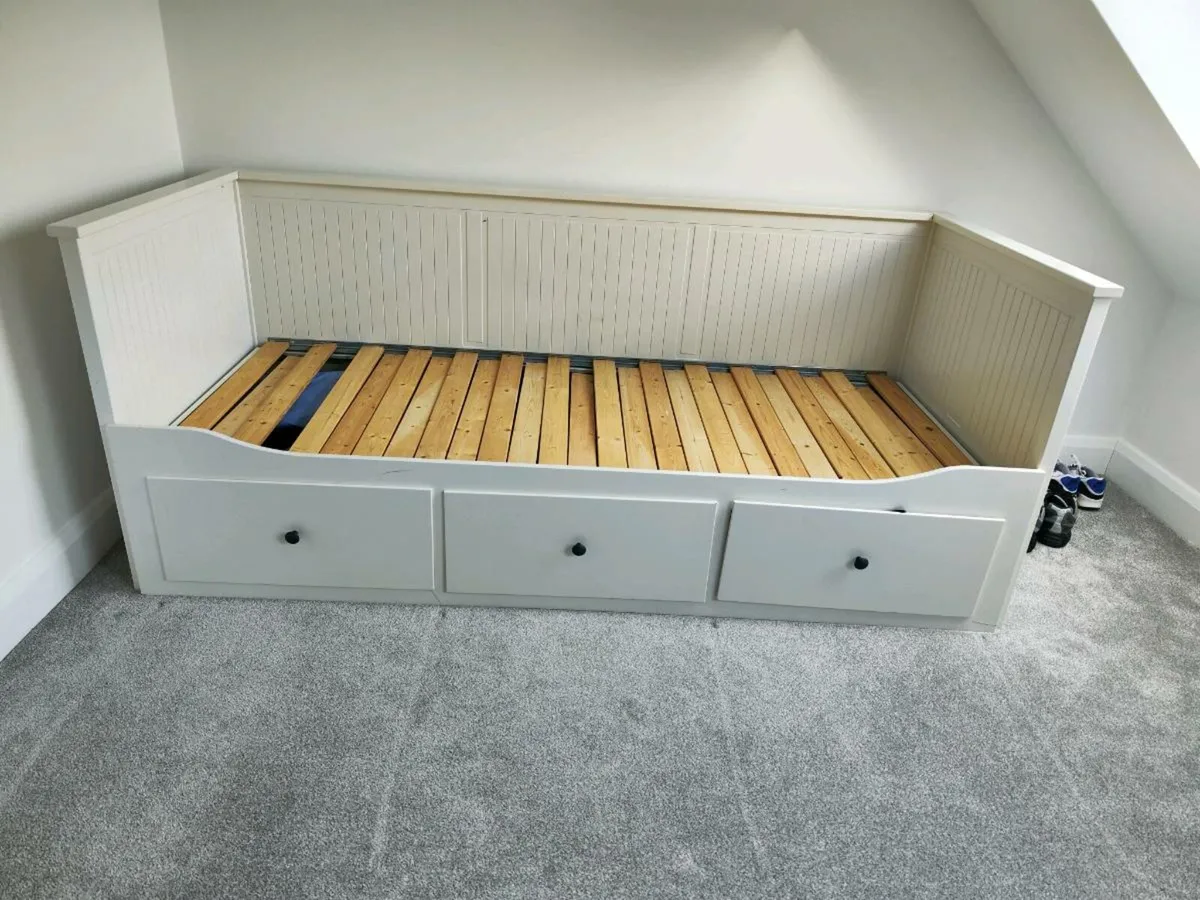 Day Bed - Image 3