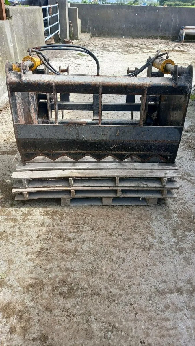 Round feeder Rossmore grab - Image 4