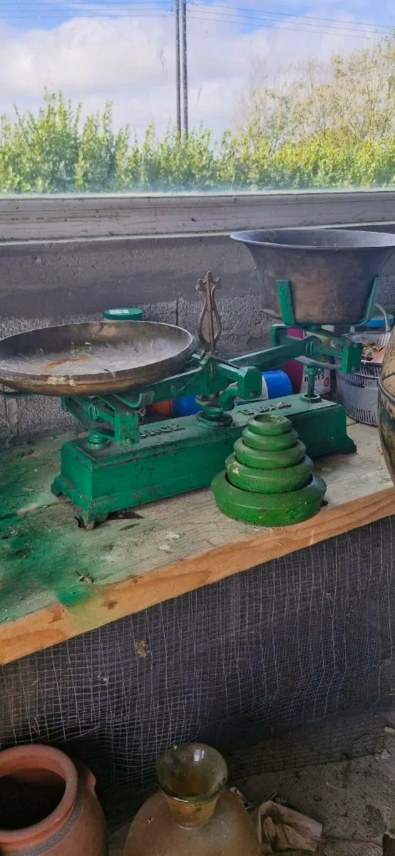 Weighing scales - Image 1