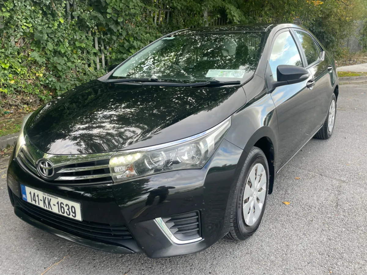Toyota Corolla 2014 Petrol - Image 1