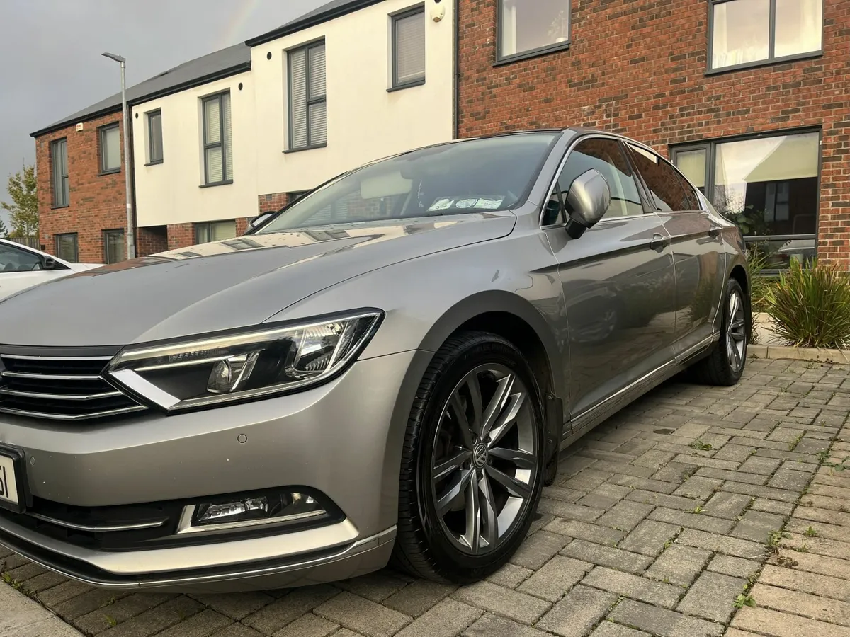 Volkswagen Passat 2017 - Image 3