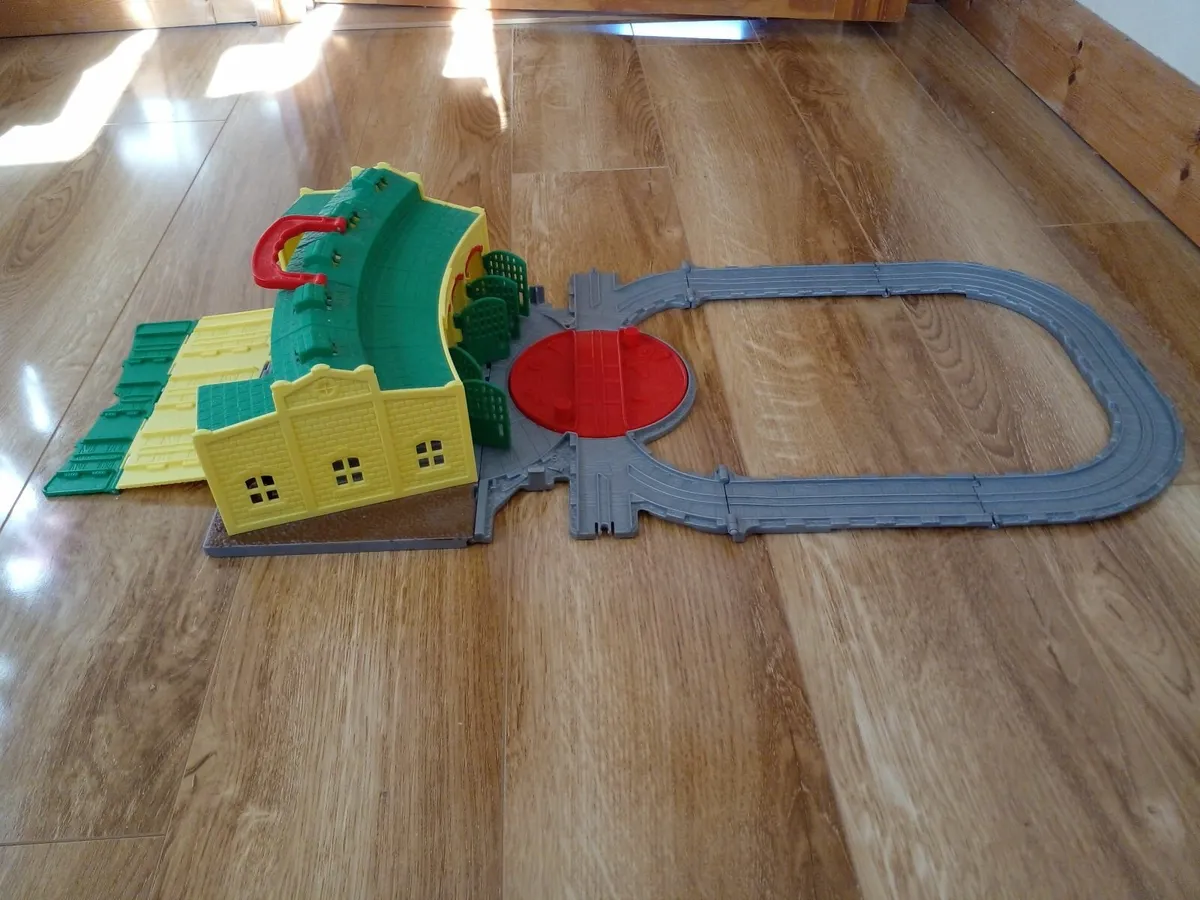 Thomas & Friends Take-n-Play Tidmouth Shed Playset - Image 3
