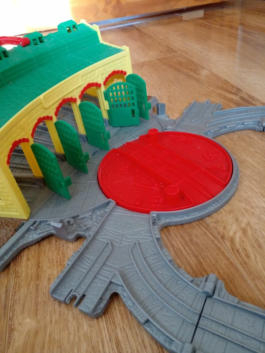 Thomas & Friends Take-n-Play Tidmouth Shed Playset - Image 4