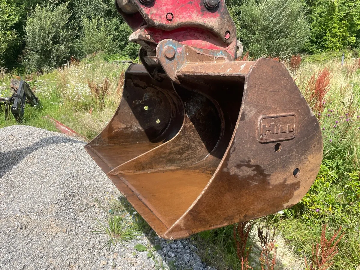 6ft titan Hill grading bucket - Image 1