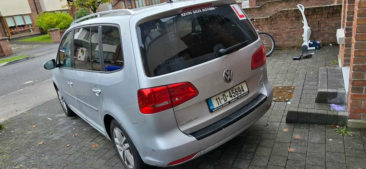 Volkswagen Touran - Image 2