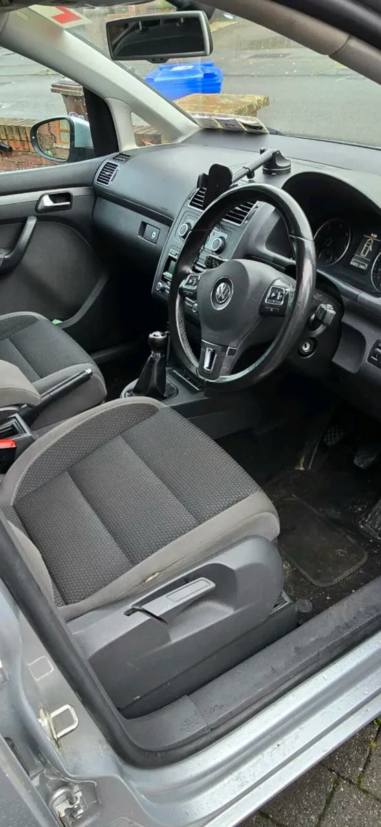 Volkswagen Touran - Image 4