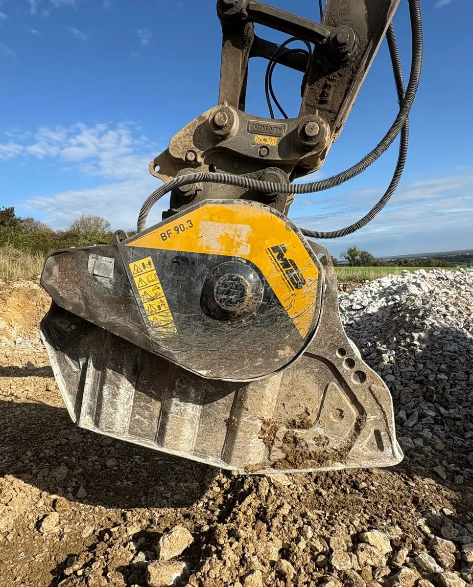 Crusher Bucket - Image 3
