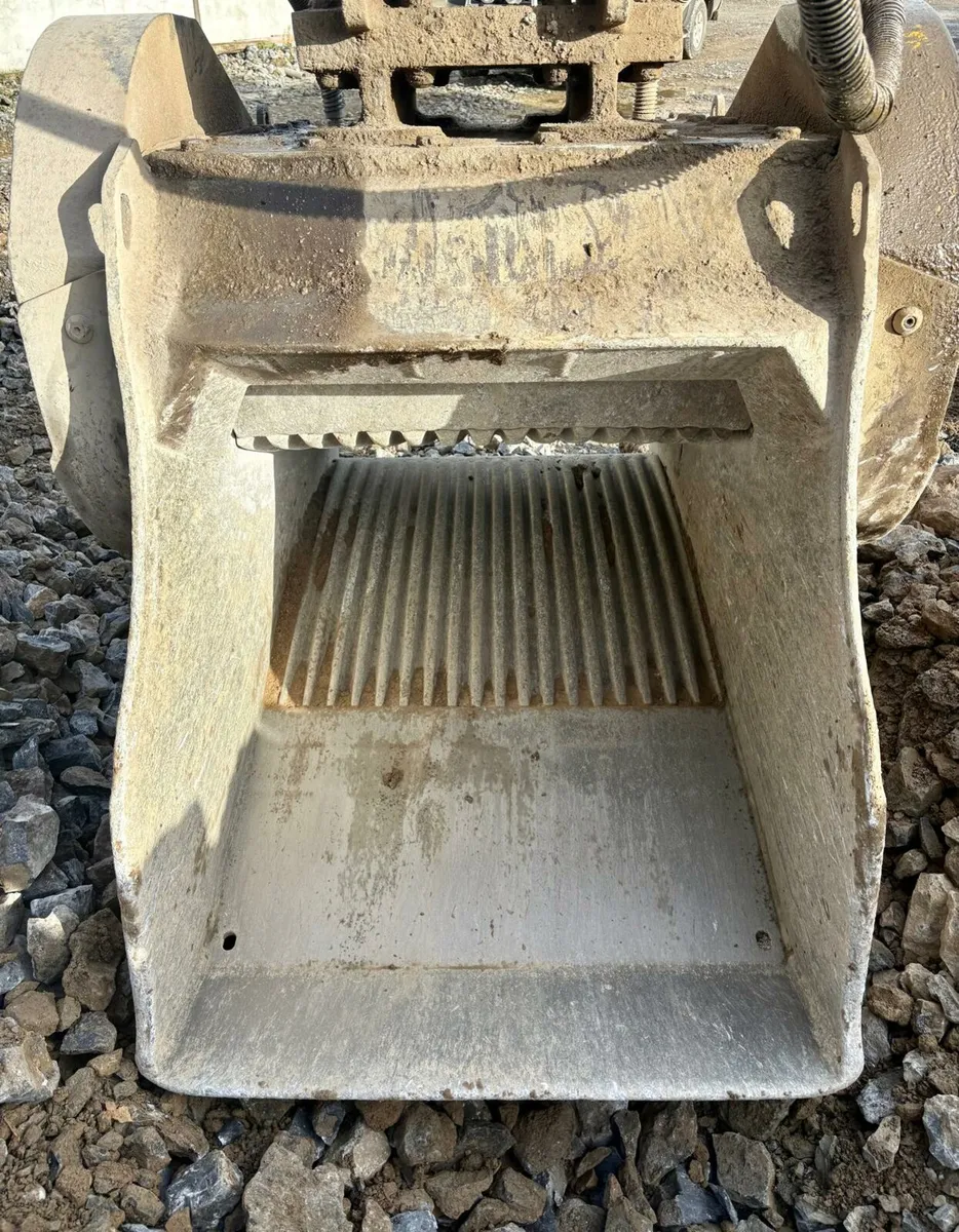Crusher Bucket - Image 4